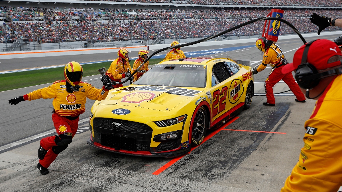 Daytona 500 Duel Odds: Joey Logano, Kyle Busch Lead Favorites (Thursday, February 15) article feature image
