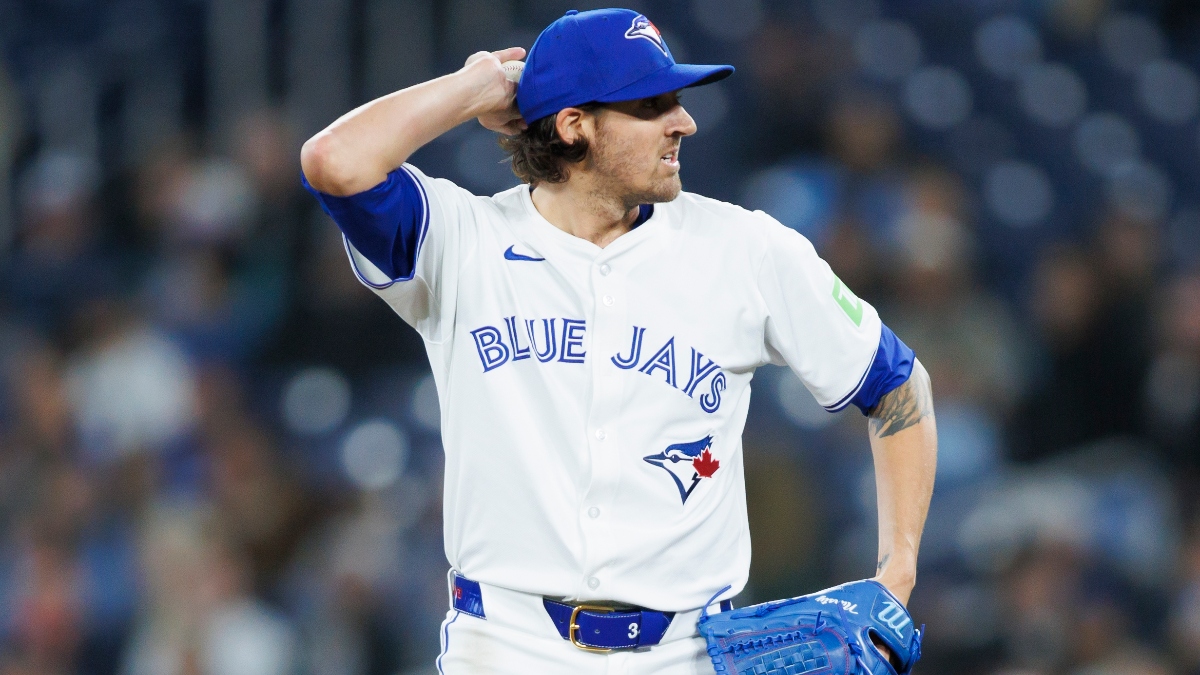 MLB Picks for Tuesday: Blue Jays vs. Royals, White Sox vs. Twins (April 23) article feature image