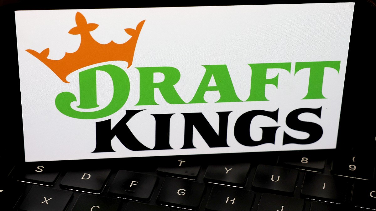 NFLPA Sues DraftKings for $65M After Failed NFT Business article feature image