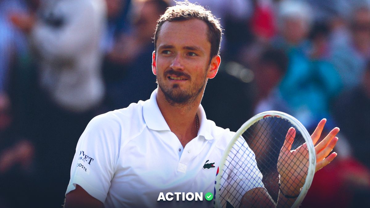 Daniil Medvedev vs Carlos Alcaraz Preview: How to Bet Medvedev – Alcaraz Wimbledon Semifinal article feature image