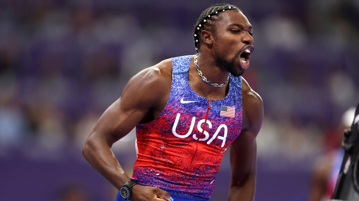 Noah Lyles Advances to 200m Semifinals As Gold Medal Odds Strengthen article feature image