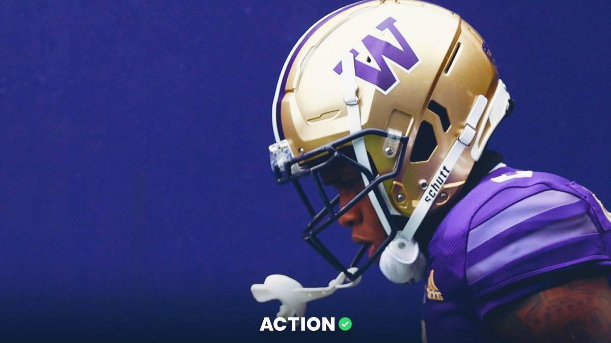 College Football Picks Tonight: Weber State vs Washington Over/Under Best Bet article feature image