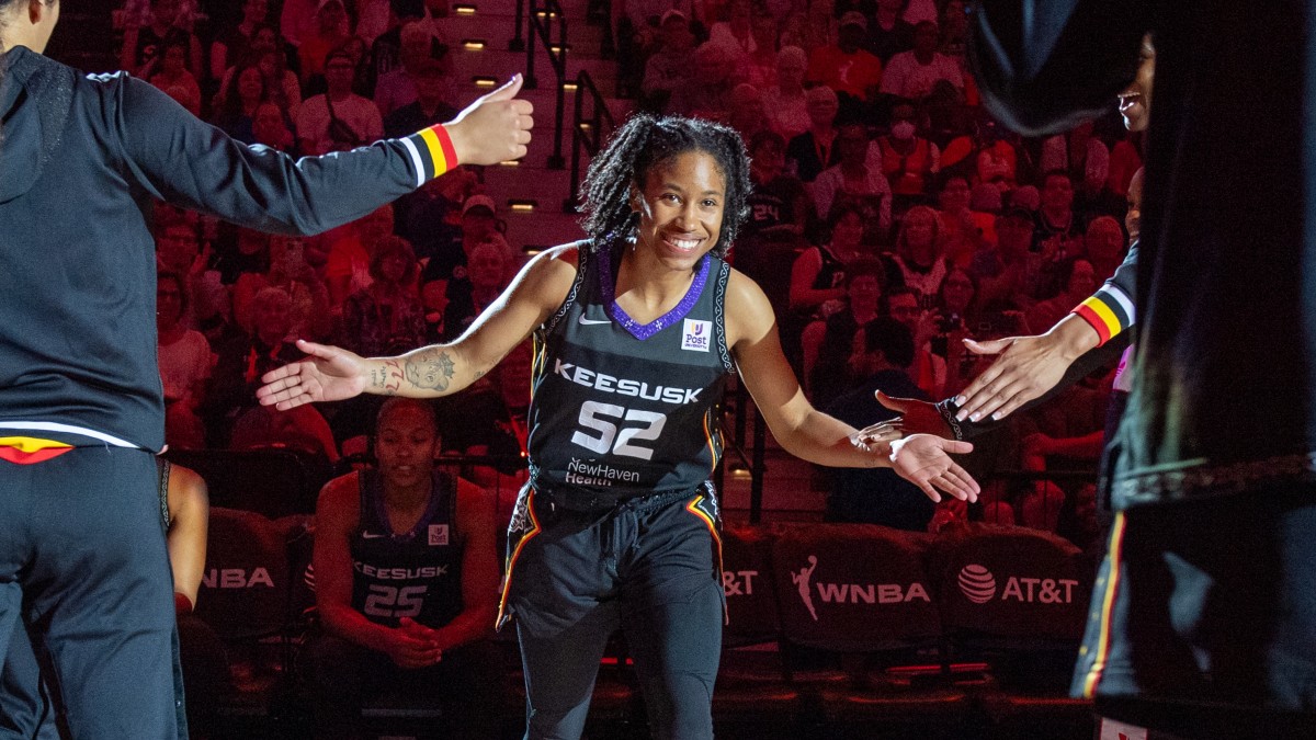 WNBA Odds Friday and Pick for Sun vs. Wings article feature image