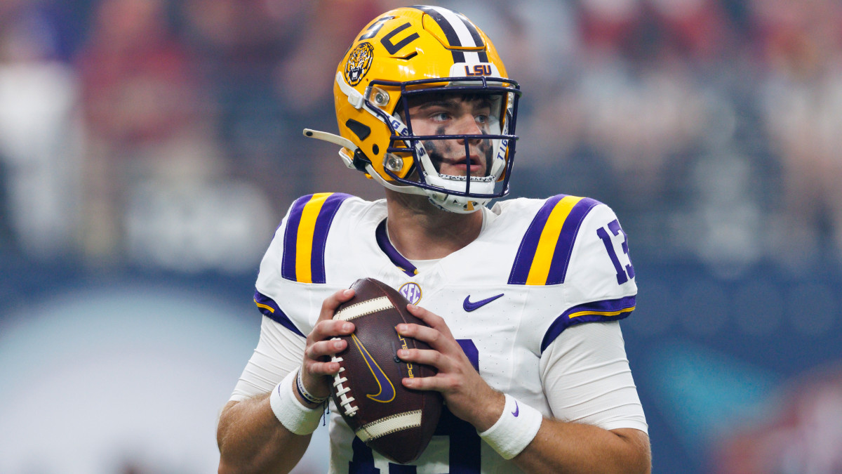 LSU Survives, Beats South Carolina Image