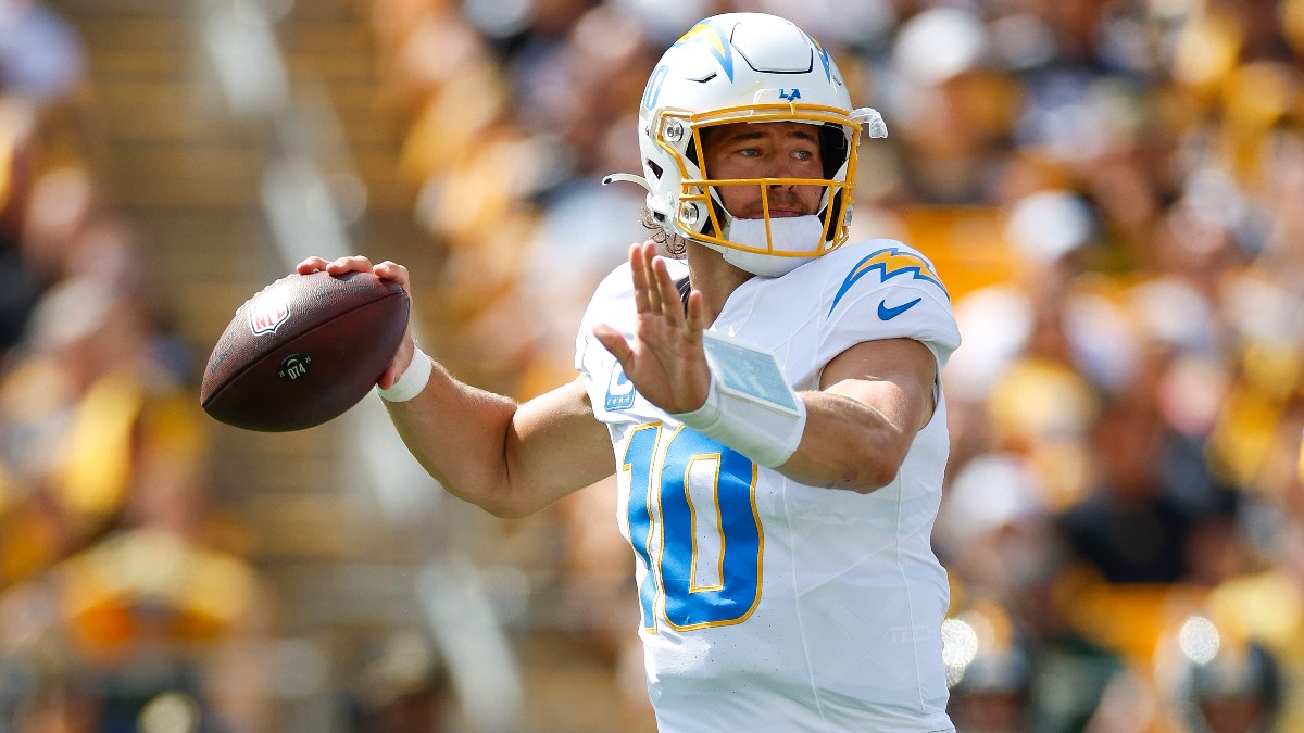 Injured Justin Herbert Leaves Chargers vs. Steelers Game  Image