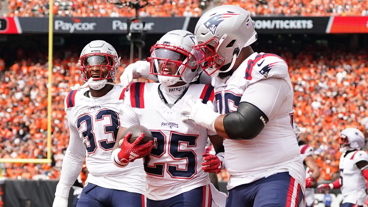 Patriots Defeat Bengals in Massive Upset Image