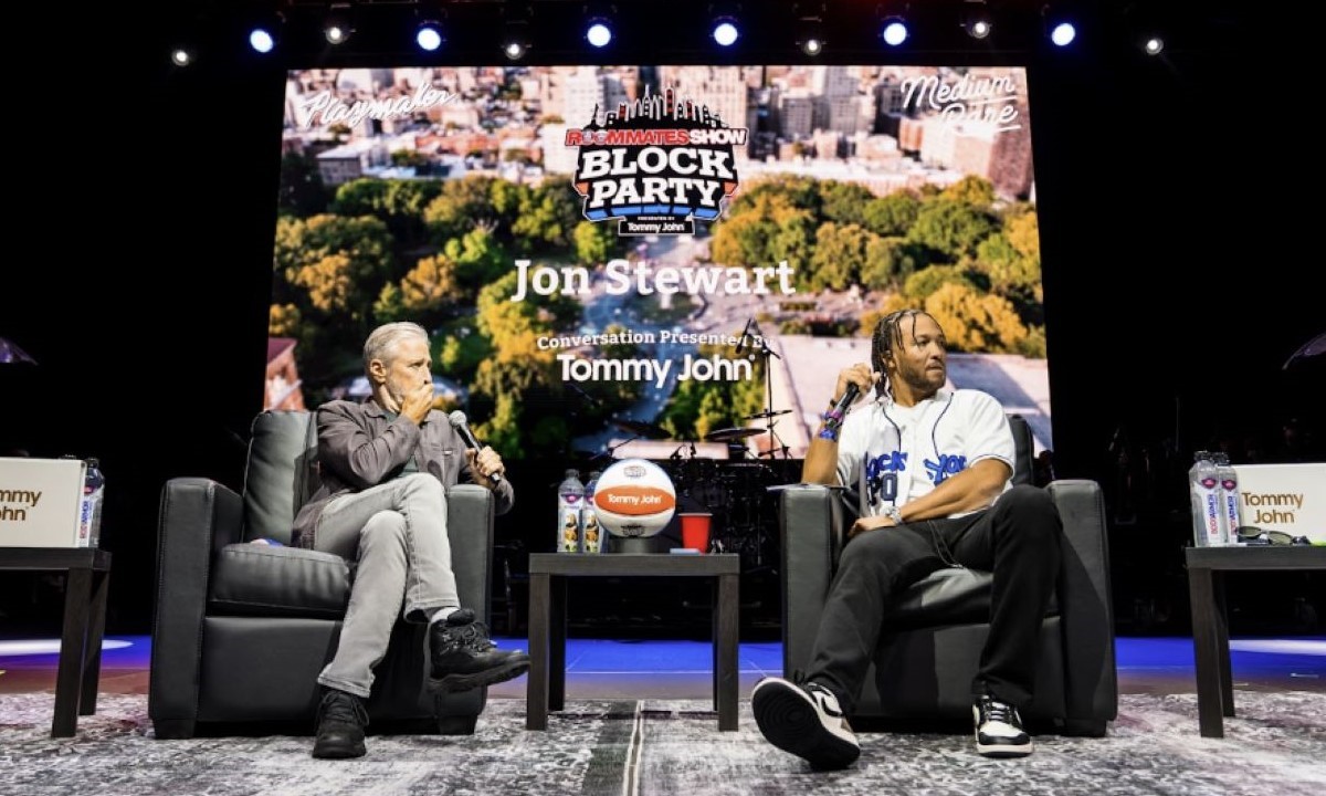 Roommates Show Block Party Review: Jalen Brunson Proposes Amicable Eagles-Giants Bet to Jon Stewart article feature image