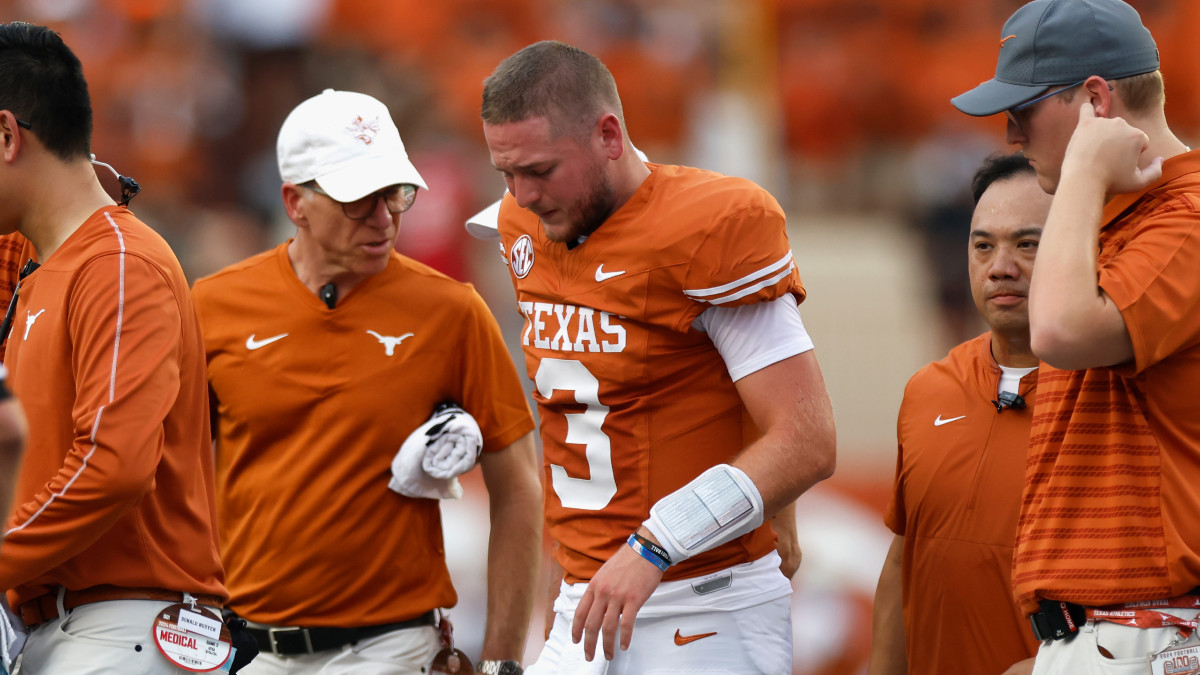 Texas QB Quinn Ewers Exits Game With Strained Abdomen