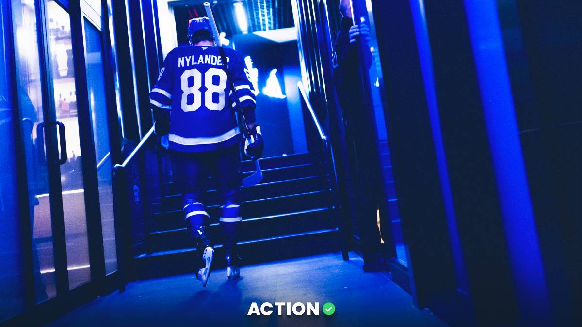 NHL Odds With Best Bets for Lightning vs Maple Leafs on Monday, October 21 article feature image