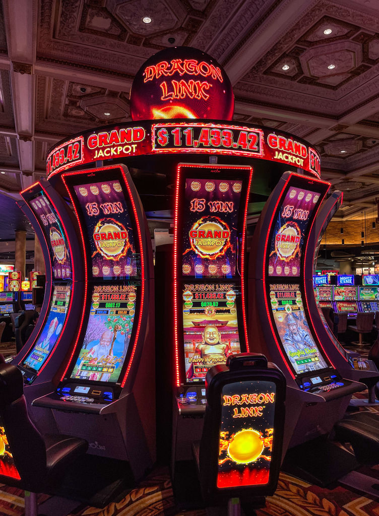 Dragon Link slot machine at MGM Grand Detroit pays record jackpot.