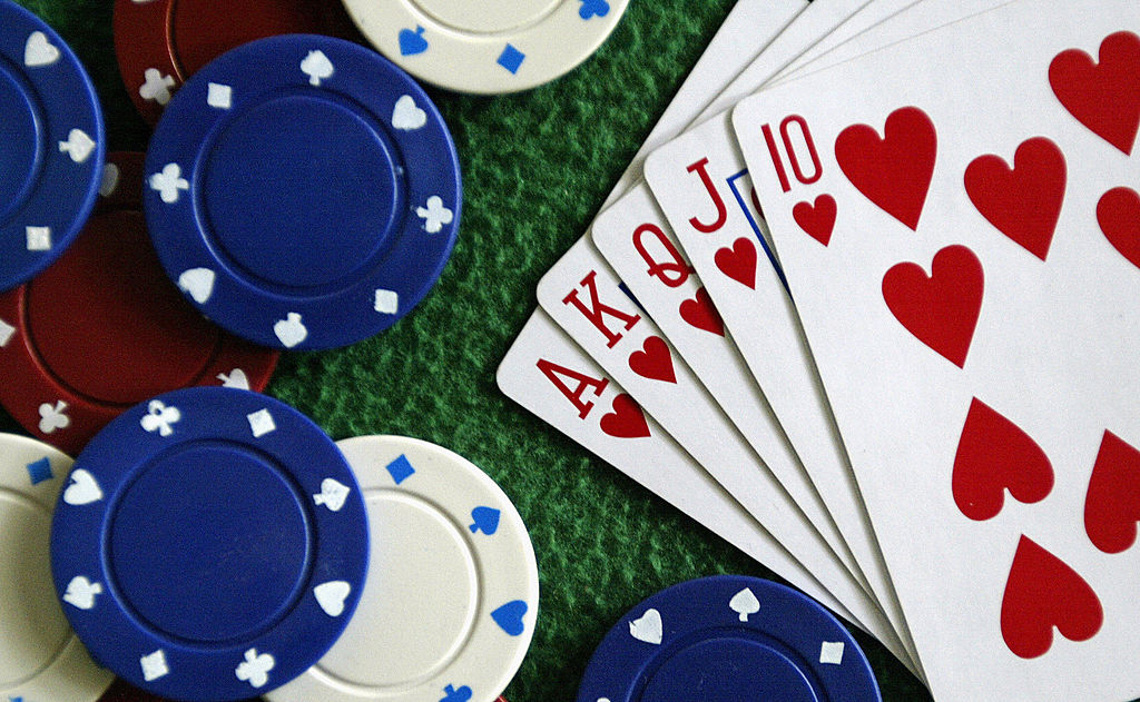 Toronto man wins mega progressive jackpot at caesars palace on royal flush