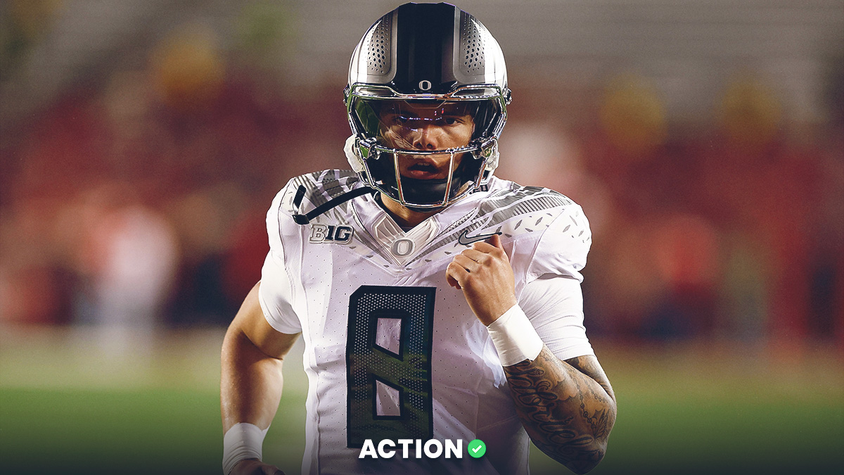 Washington vs��Oregon Predictions and Week 14 College Football Picks article feature image