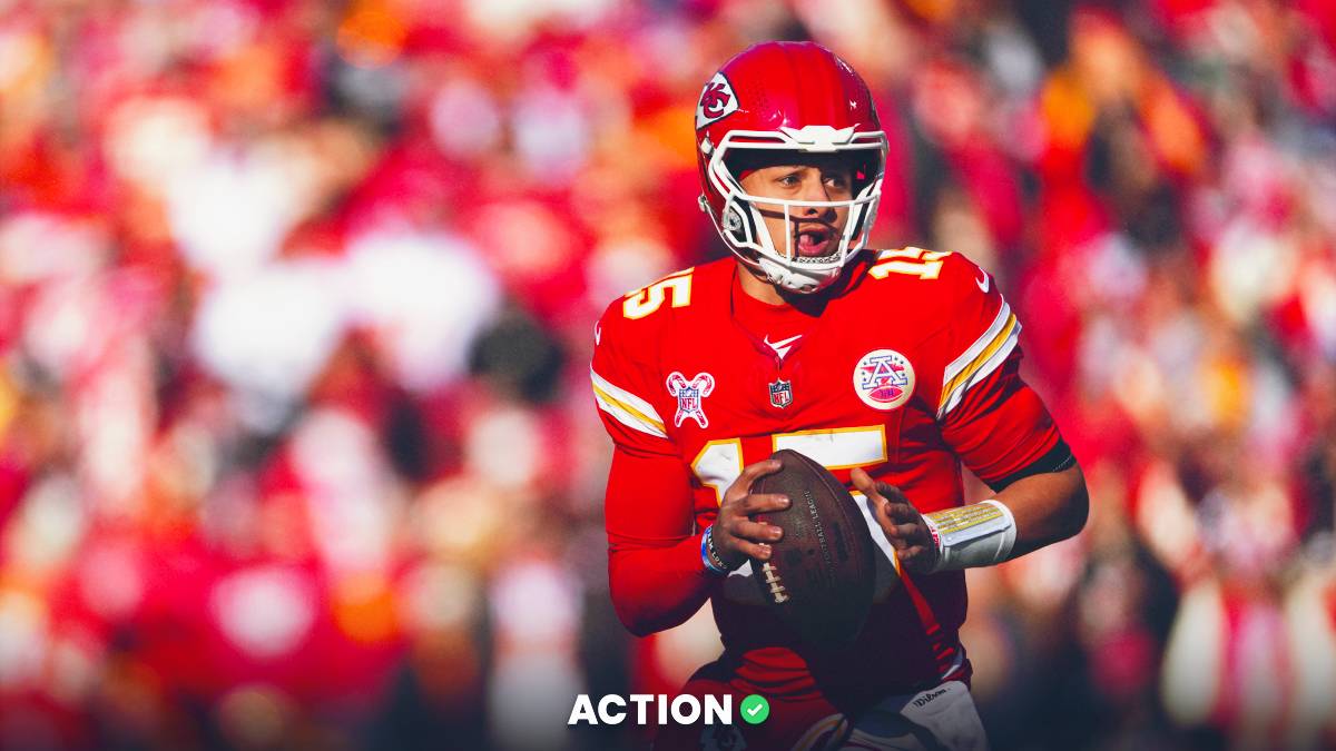 NFL PrizePicks Plays for Christmas: Patrick Mahomes, Jaylen Warren, Joe Mixon, More