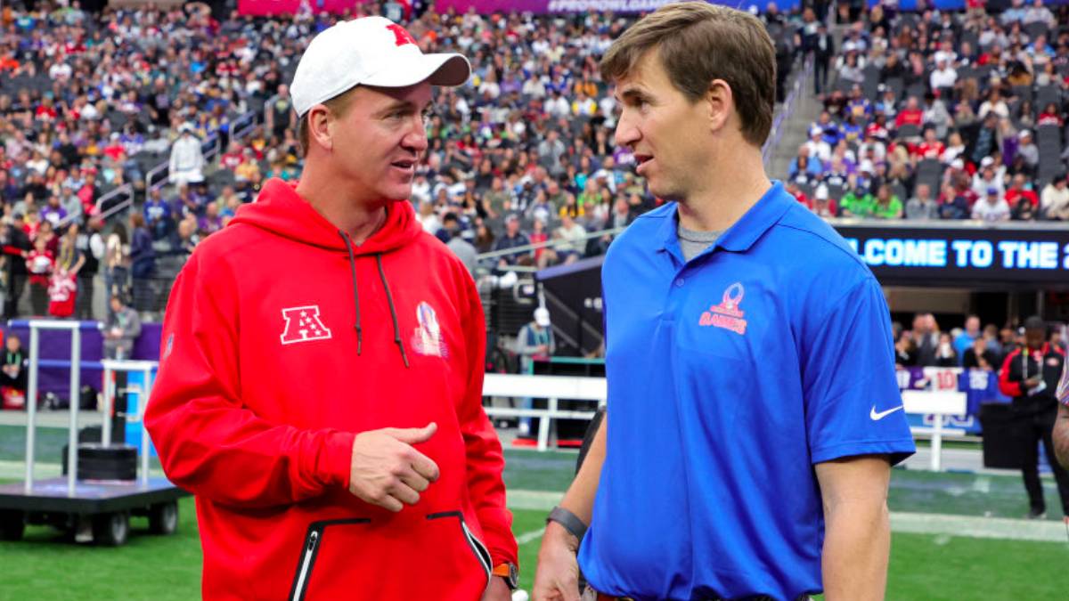 the FanDuel Kick of Destiny will feature the Manning brothers, peyton and eli in 2025.