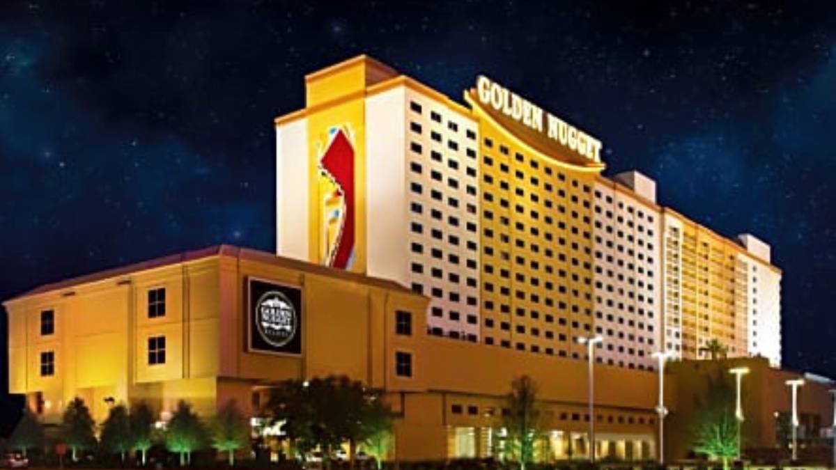 a lucky gambler won a casino jackpot of over $400,000 playing blackjack at golden nugget casino in biloxi