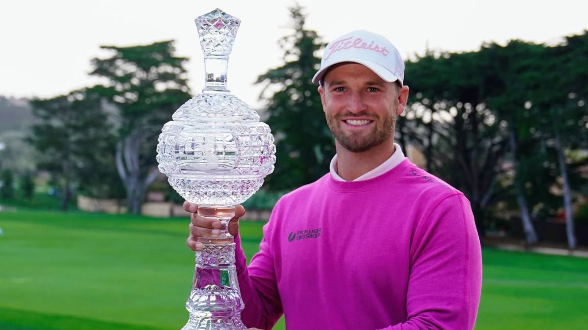 Wyndham Clark won the 2024 AT&T Pebble Beach Pro-Am golf tournament after only 54-holes because of weather, and now a man is suing over bets he made with draftkings.