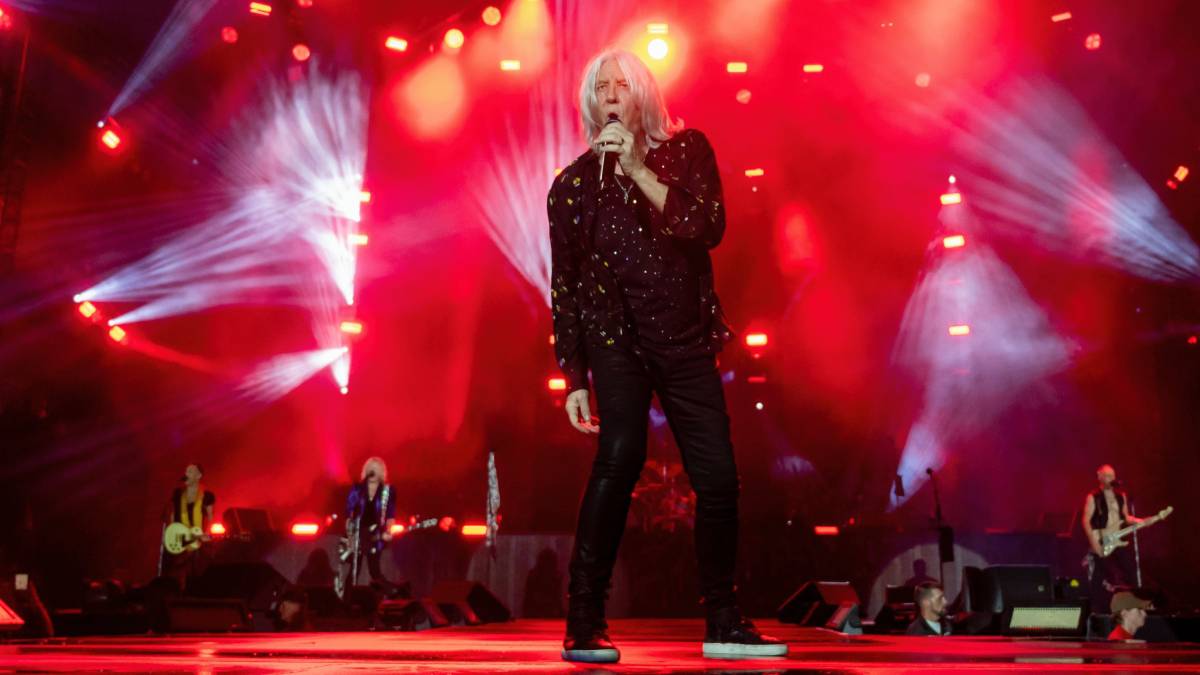 def leppard will begin a residency at caesars palace las vegas in february.
