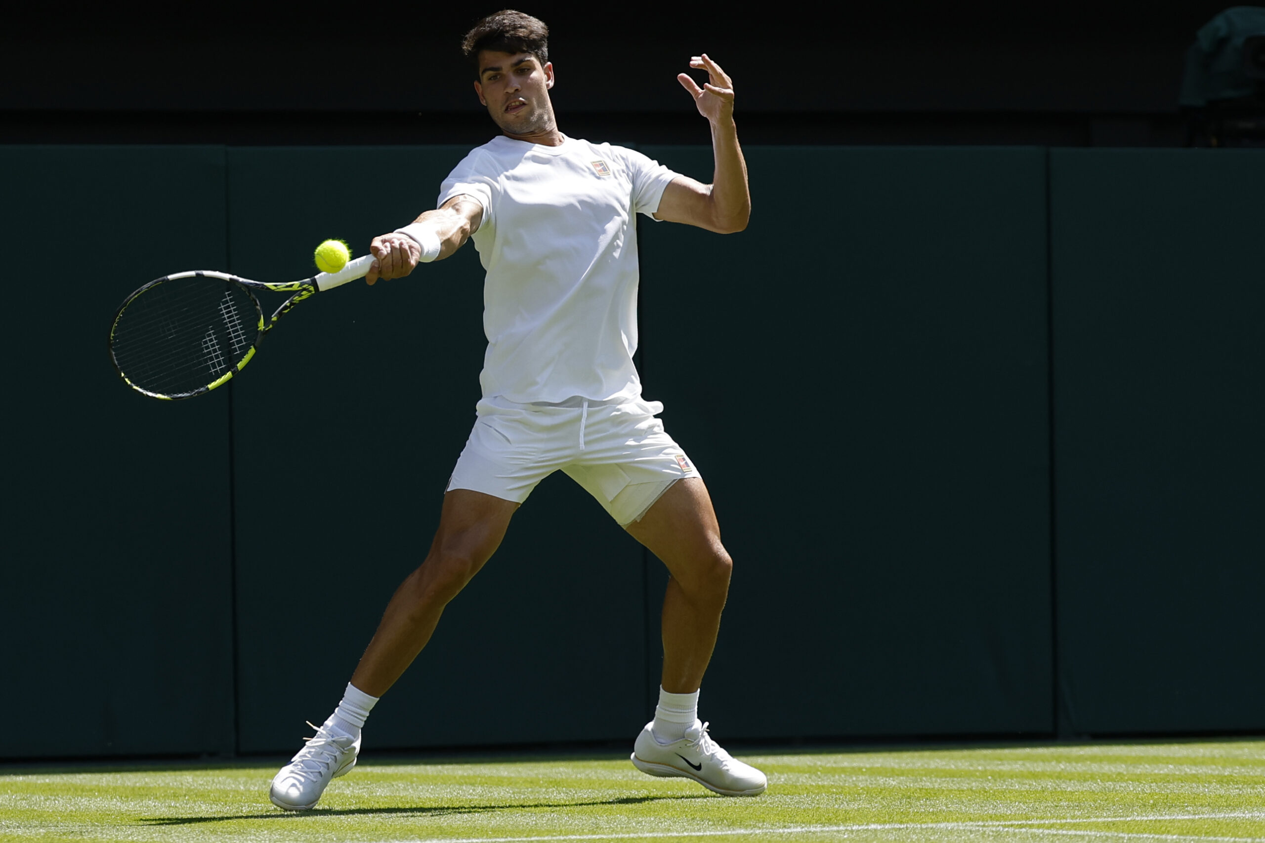 Best Wimbledon Betting Promos for 2025 Tournament: Use $3,500 in Sign-Up Offers on Alcaraz, Sinner, Any Match This Week article feature image