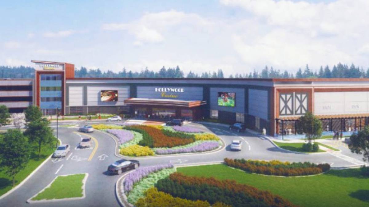 the new joliet hollywood casino will have over 1,000 slot machines plus table games, meeting rooms, and restaurants.