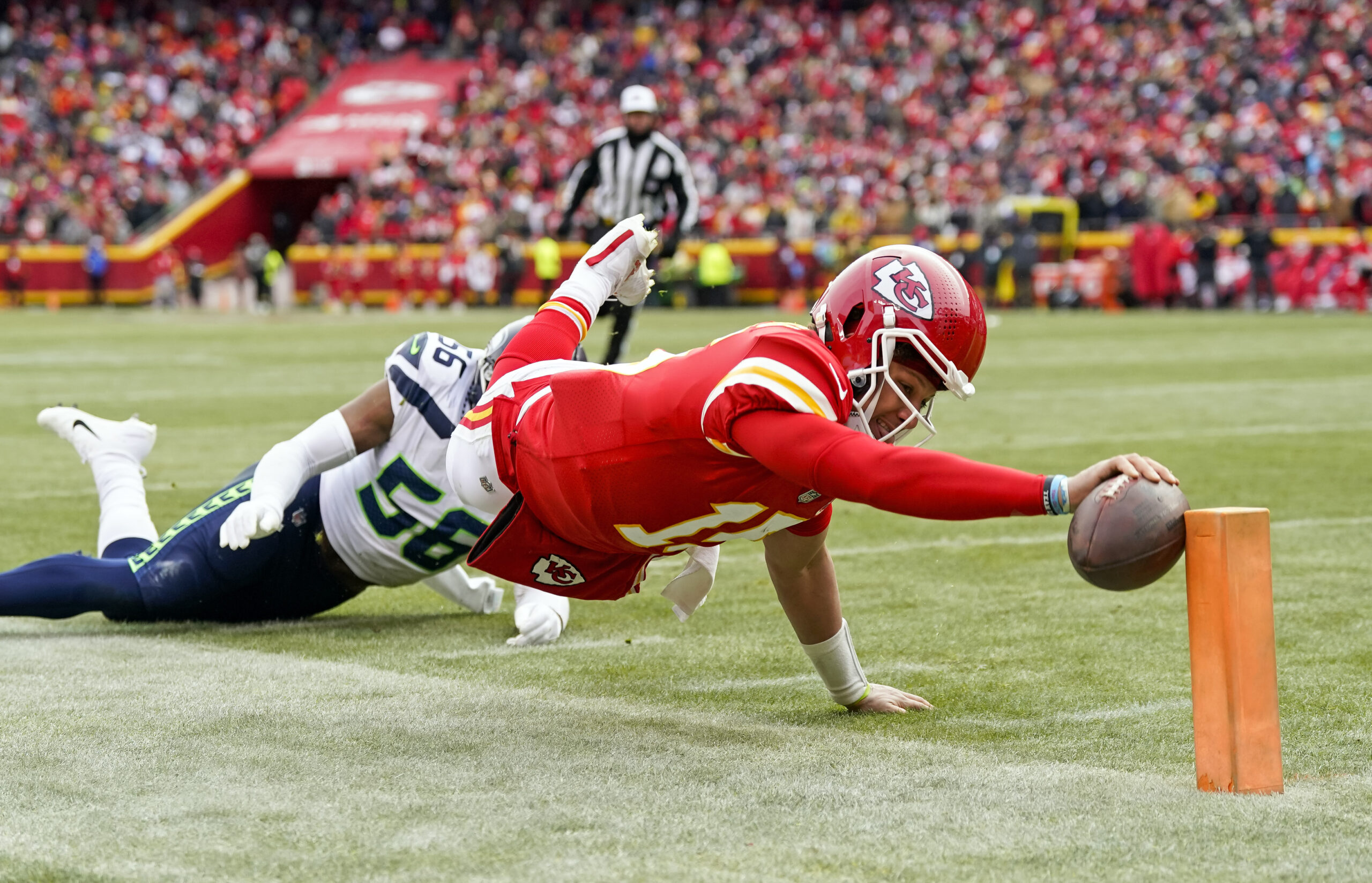 Best Kansas Sportsbook Promos: Get Over $3,000 in Bonus Bets for Chiefs vs. Seahawks, Any Game Today article feature image