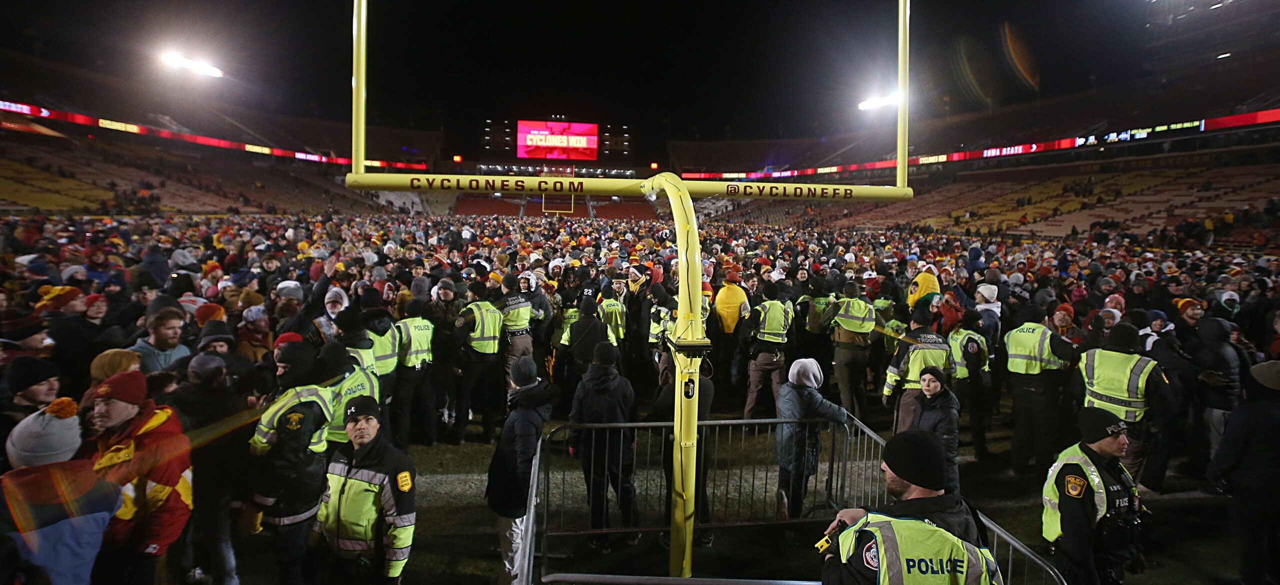 College Football Betting Promos Supply Over $5,000 in Bonus Bets for Any NCAAF Game, Including Iowa State vs. Kansas State Image