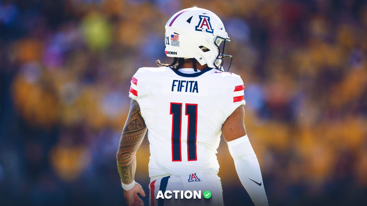 Week 1 College Football Predictions, Picks: Our Top NCAAF Favorites for Hawaii vs Arizona, More article feature image