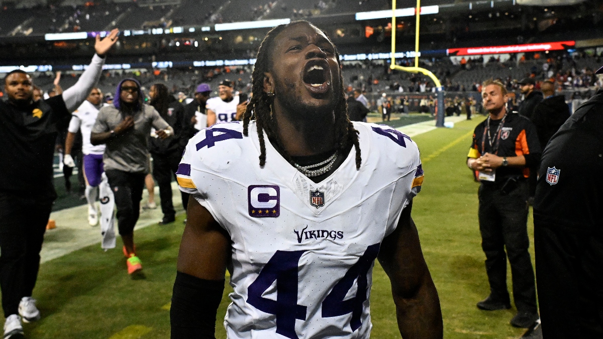 Falcons vs Vikings Spread Prediction: Sharps Relentlessly Steaming Sunday Night Football article feature image