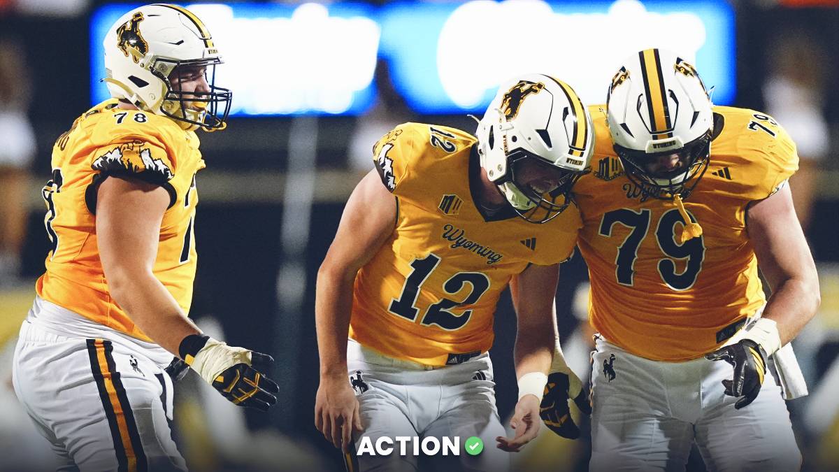 UNLV vs Wyoming Prediction, Pick, College Football Odds for Saturday, October 4 article feature image