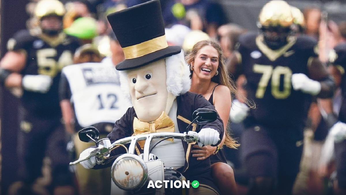 NCAA Football Odds Thursday: NC State vs Wake Forest Spread, Over/Under Picks