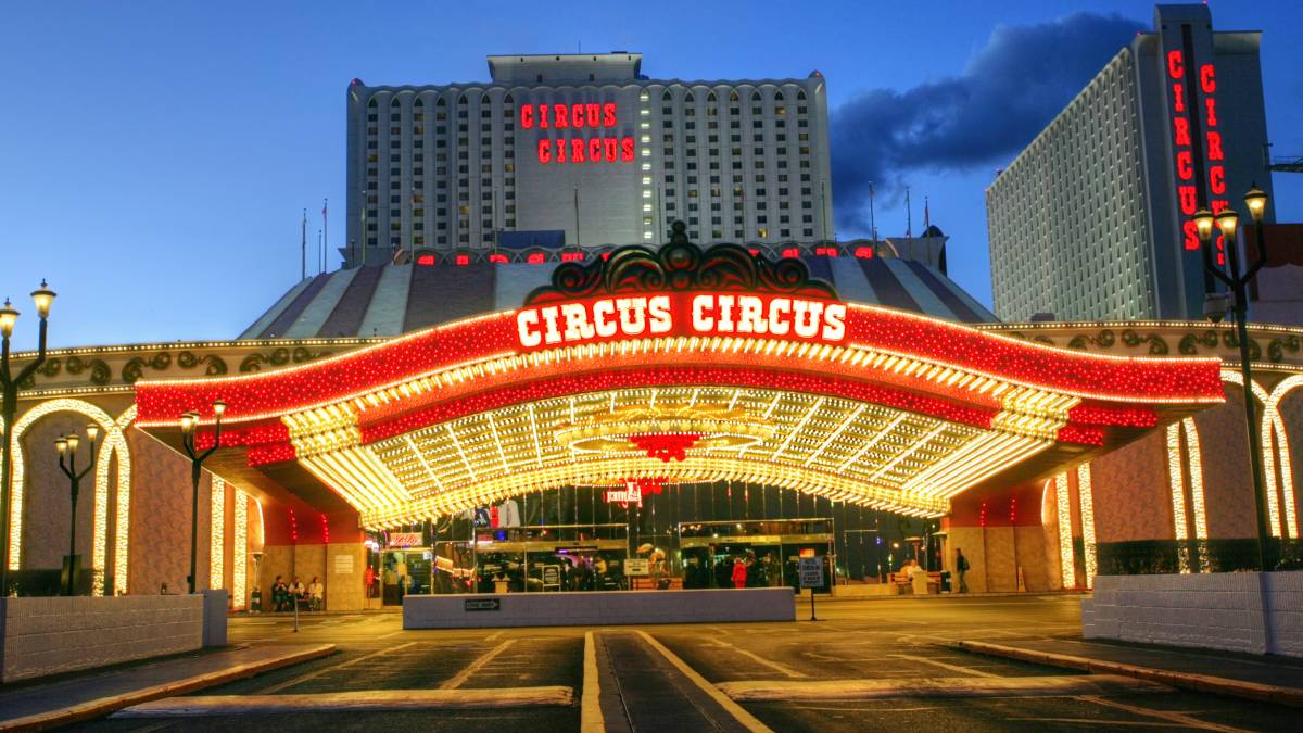 Circus Circus’s haunted reputation is largely fueled by urban legend, online stories, and its long history of real-life tragedies.