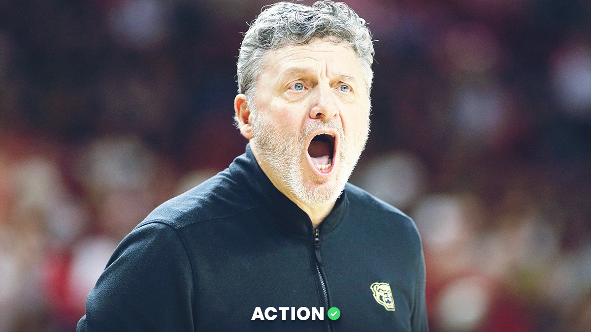 Oakland vs Michigan: Golden Grizzlies Play High-Majors Tough article feature image