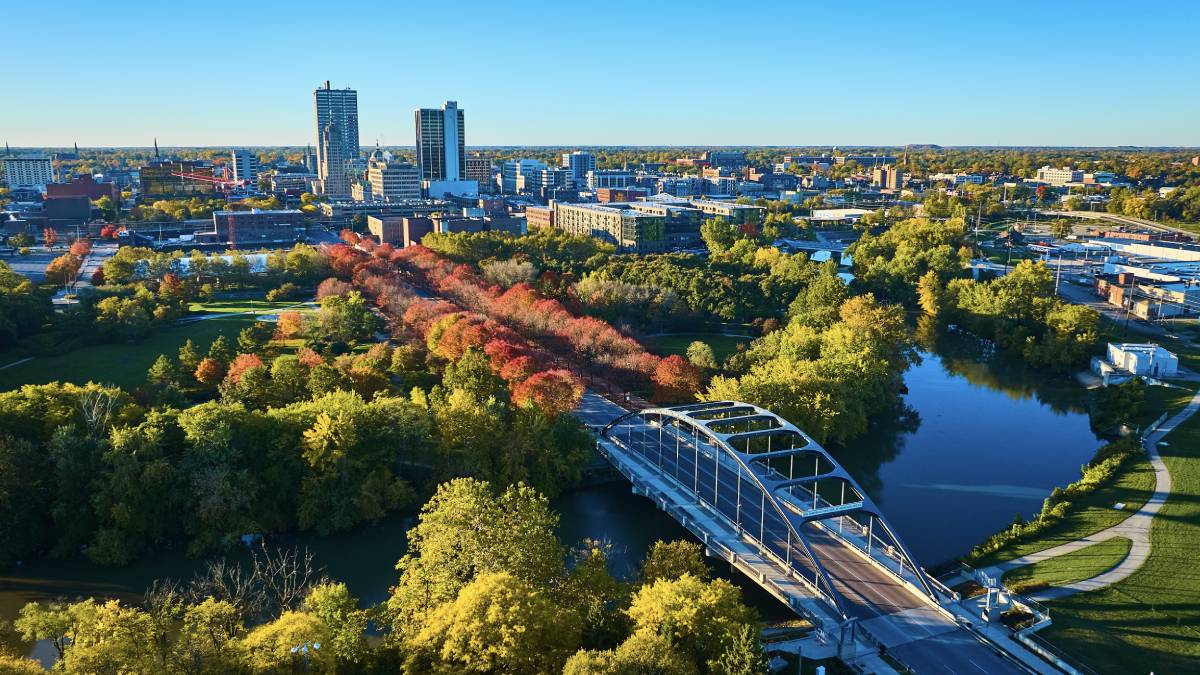 An escalating debate is developing in Allen County, Indiana over whether to bring a state‑licensed casino to the Fort Wayne area, with an organized business‑backed push on one side and an organized anti‑casino coalition on the other.