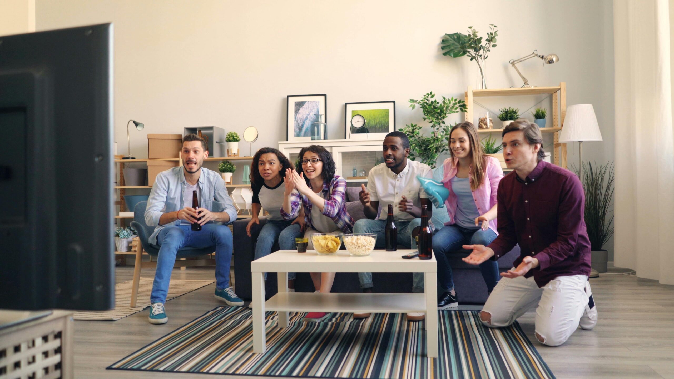 The Best and Worst U.S. Cities for a Friendsgiving Football Night (2025)