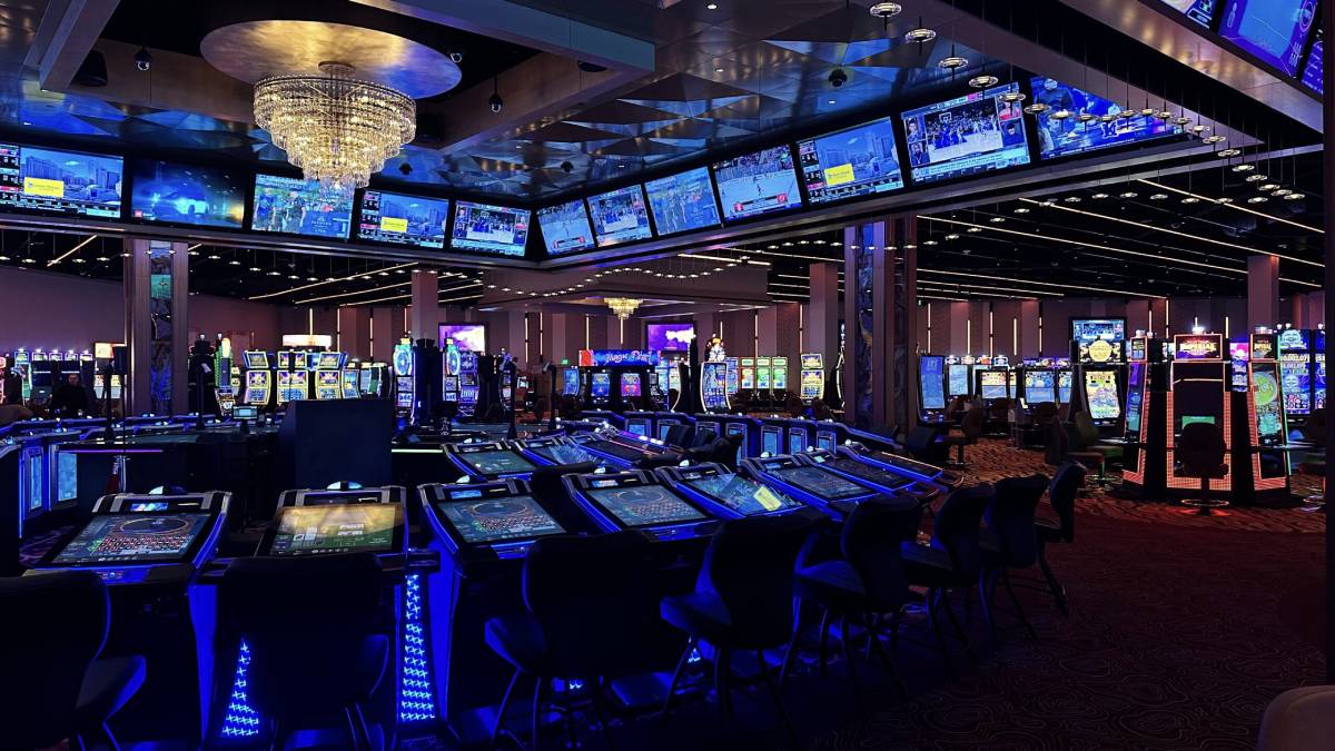Since it opened in 2023, Parx Casino Shippensburg has been using a special gaming setup that combines electronic terminals with live dealer elements.
