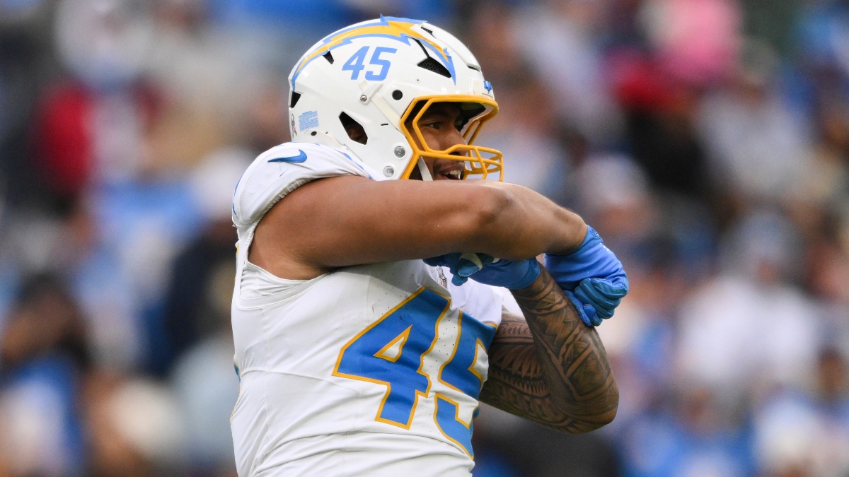 Sunday Night Football Odds: Steelers vs Chargers Spread Betting Prediction article feature image