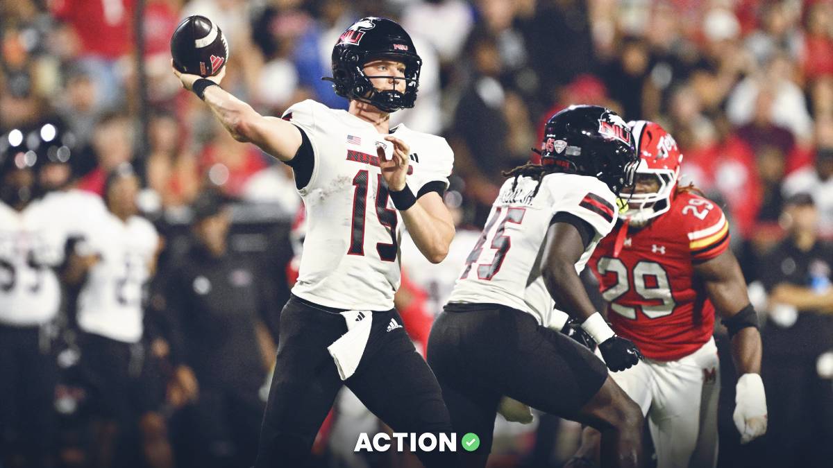 western michigan broncos vs northern illinois huskies-prediction-pick-odds-college football-betting-tuesday november 18