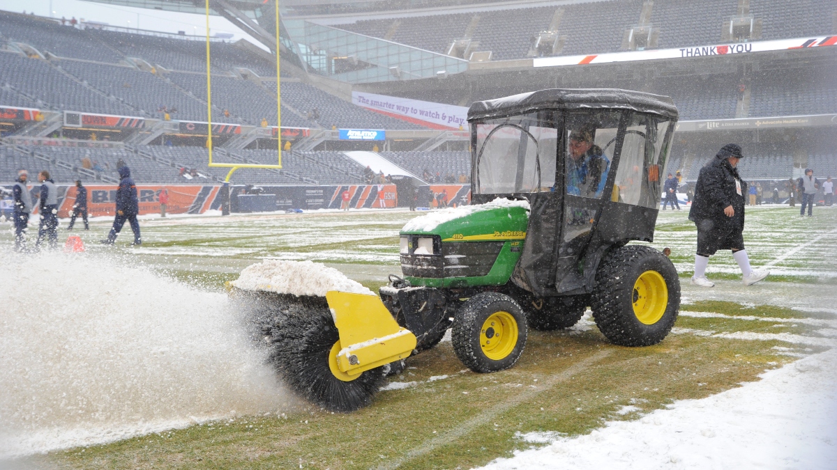 NFL Weather Report for Bears vs Giants Includes Snow, Rain & Wind on Sunday article feature image