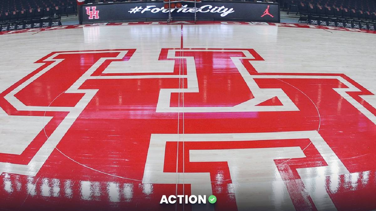 College Basketball Picks: 67% System Predicts Two Games (November 12) article feature image