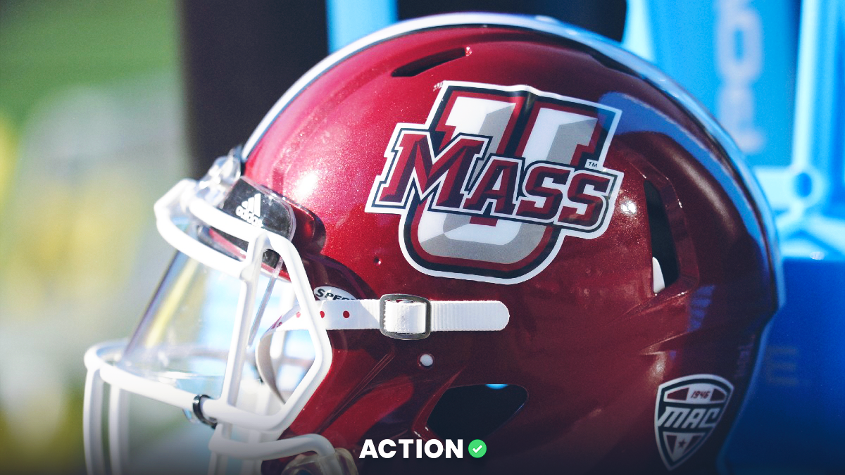 NIU vs. UMass: Keep Fading Minutemen article feature image