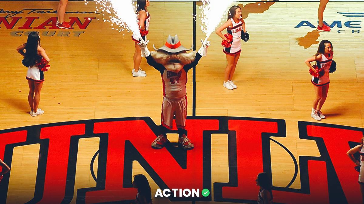 College Basketball Picks: Sharps Steaming 2 Over/Unders Tonight