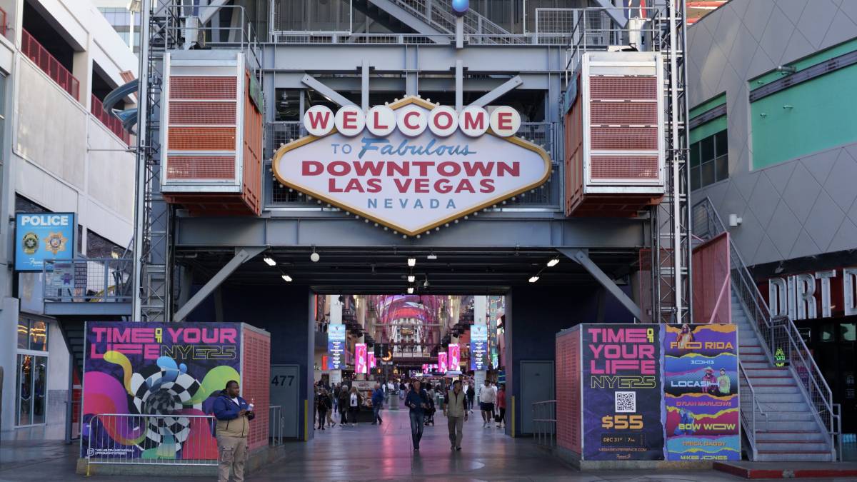 The Las Vegas tourism decline is not significantly affecting new year celebrations. The Convention and Visitors Authority (LVCVA) has released its projections for the visitor count on New Year's Eve 2025, which will usher in 2026. The forecast anticipates around 345,000 attendees, marking a slight decline from the 349,000 recorded the previous year (NYE 2024) and the 347,000 in 2023. Looking back, the numbers were 336,000 in 2022 and 309,000 in 2021, which reflected the city's ongoing recovery from the pandemic's impact.