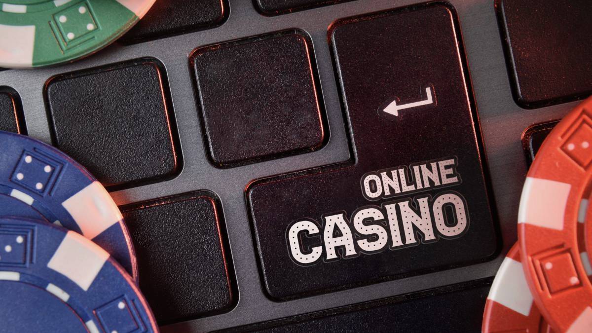 Massachusetts continues to debate the legalization of online casino gaming, known as iGaming. This topic is causing a lot of interest and debate.