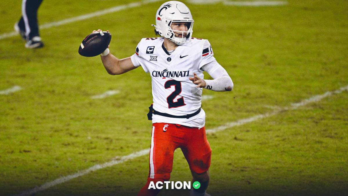 Navy vs Cincinnati Odds: Liberty Bowl Lines, Spread, Schedule