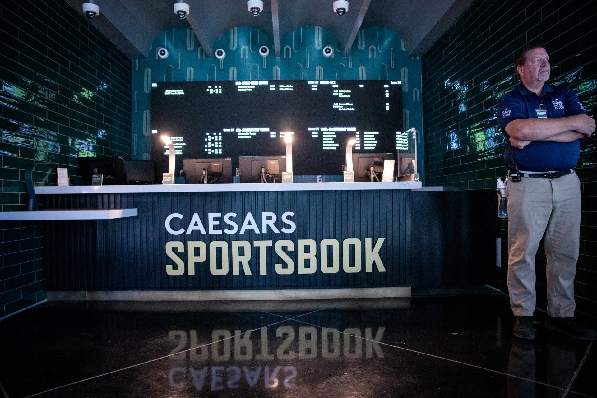 New Caesars Sportsbook Promo Code TANMAX250BM: $250 Bonus for CFB Image