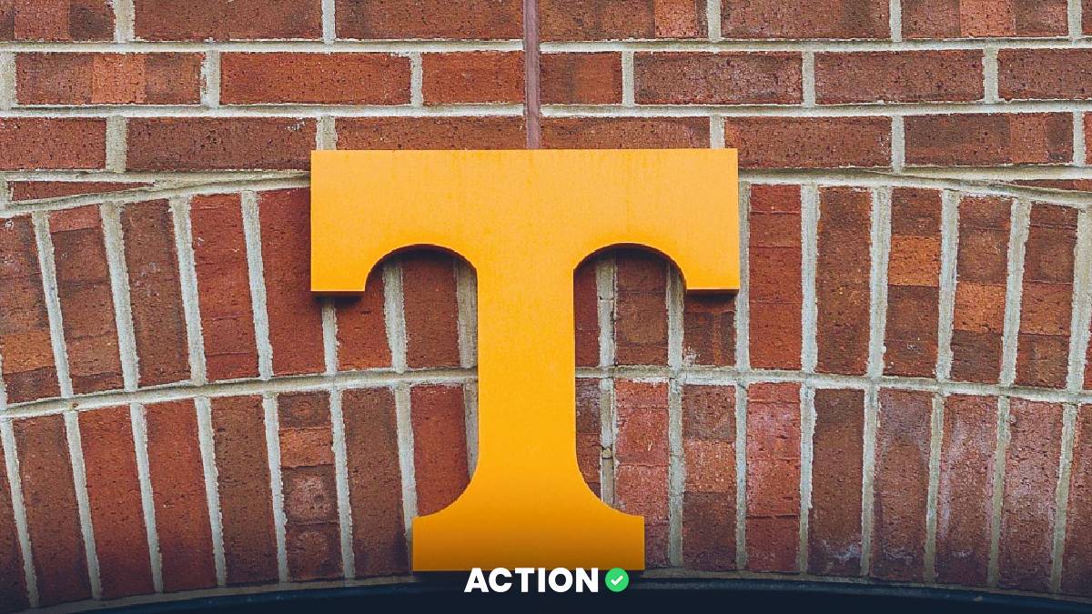 College Football Bowl Picks for Illinois vs Tennessee & USC vs TCU