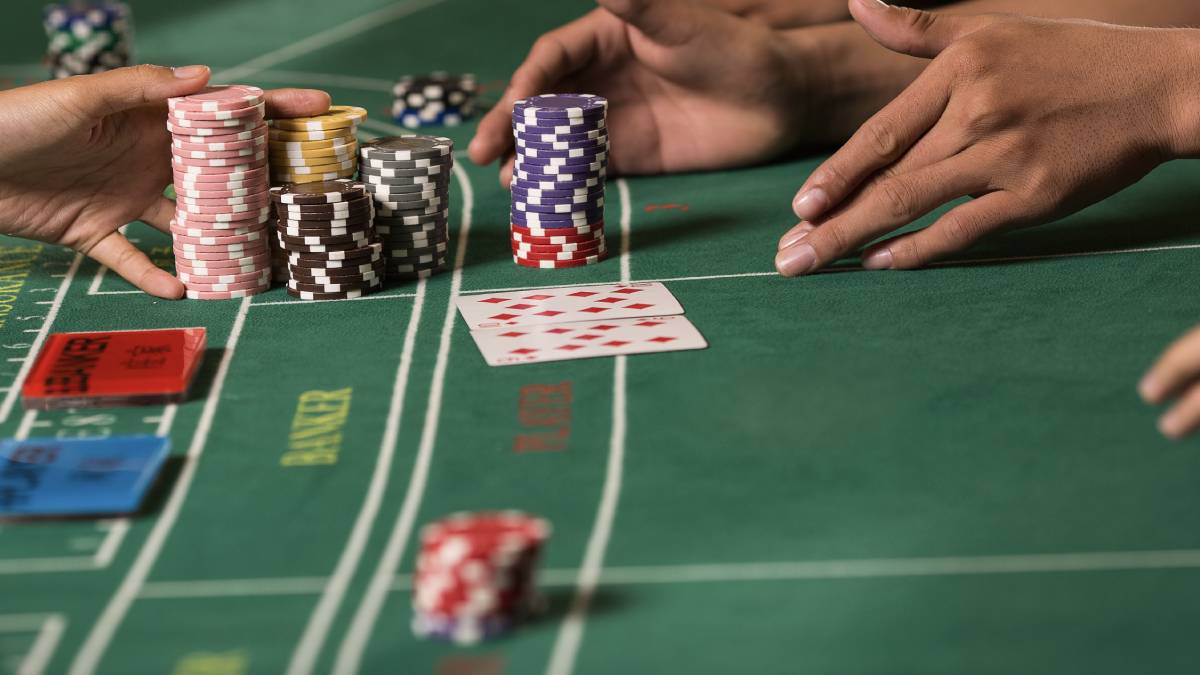 A Quincy resident kicks off the new year in style, winning a record $1,620,335.70 from the Royal 9 Baccarat jackpot at Encore Boston Harbor.