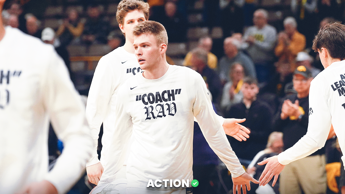 Iowa vs Oregon Predictions, Picks, Odds for Sunday, February 1