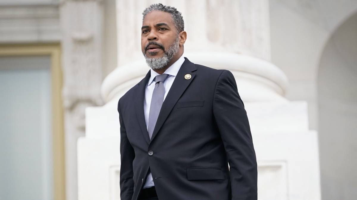 Photo of Rep. Steven Horsford (D-NV) who, along with Rep. Max Miller (R-OH), is leading legislative efforts related to the new gambling tax law.