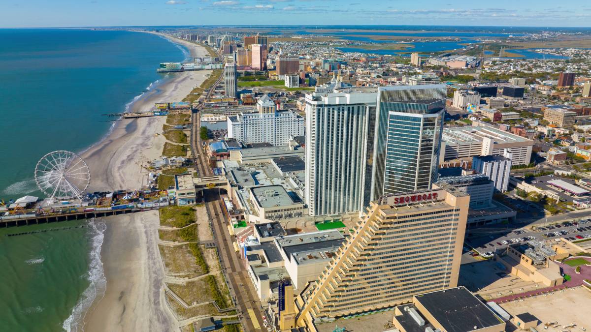 atlantic city casinos are great venues to watch the super bowl because beyond betting there are also parties and other events happening to celebrate the big game.
