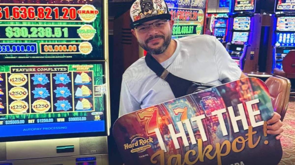 Maher O. celebrating his extraordinary day at Seminole Hard Rock Hotel & Casino in Tampa, where he won 389 jackpots on July 25th.